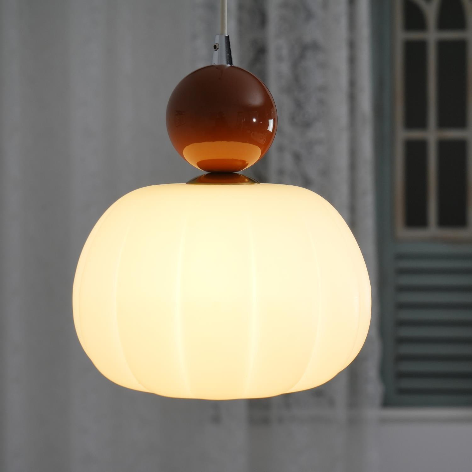 Yedra Pendant Lamp | Organic Round Acrylic Design