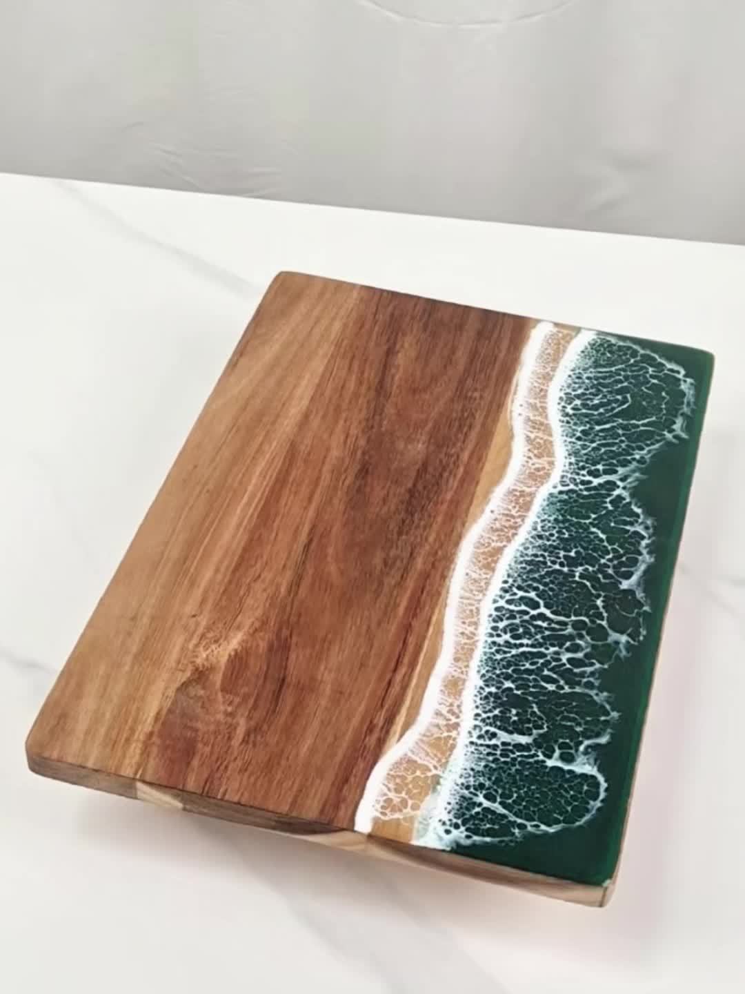Placă de tăiat din rășină Wave | Placă de brânză și servire din lemn de acacia inspirată de ocean