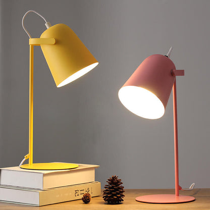 Nordisk Metal LED Bordlampe | Minimalistisk Læse- og Studielampe