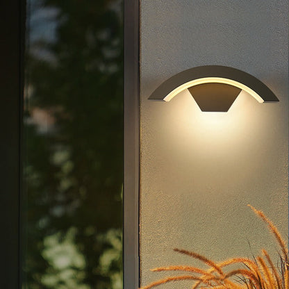 Lumină de perete modernă pentru exterior | Corp LED rezistent la apă IP65