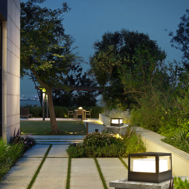 Industrial Waterproof Aluminium Cylinder LED Outdoor Lawn Light