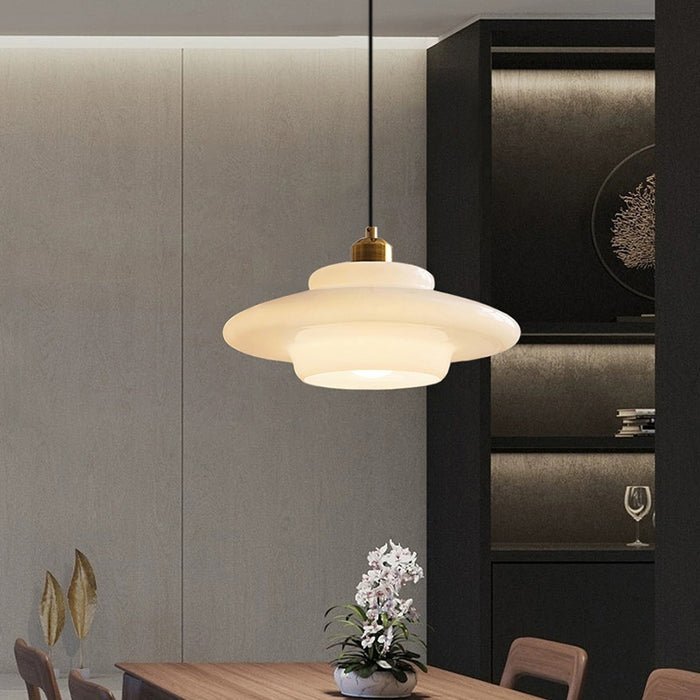 Hvid glaspendel | Moderne mid-century elegance