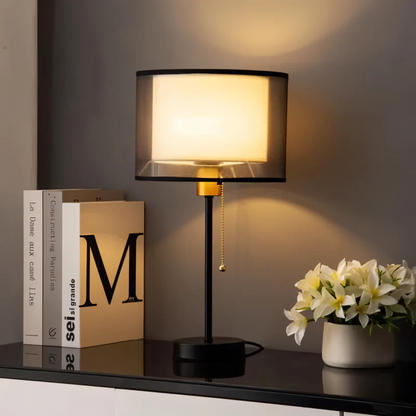 Lampada da tavolo Lumis con doppio paralume in tessuto | Design vintage moderno