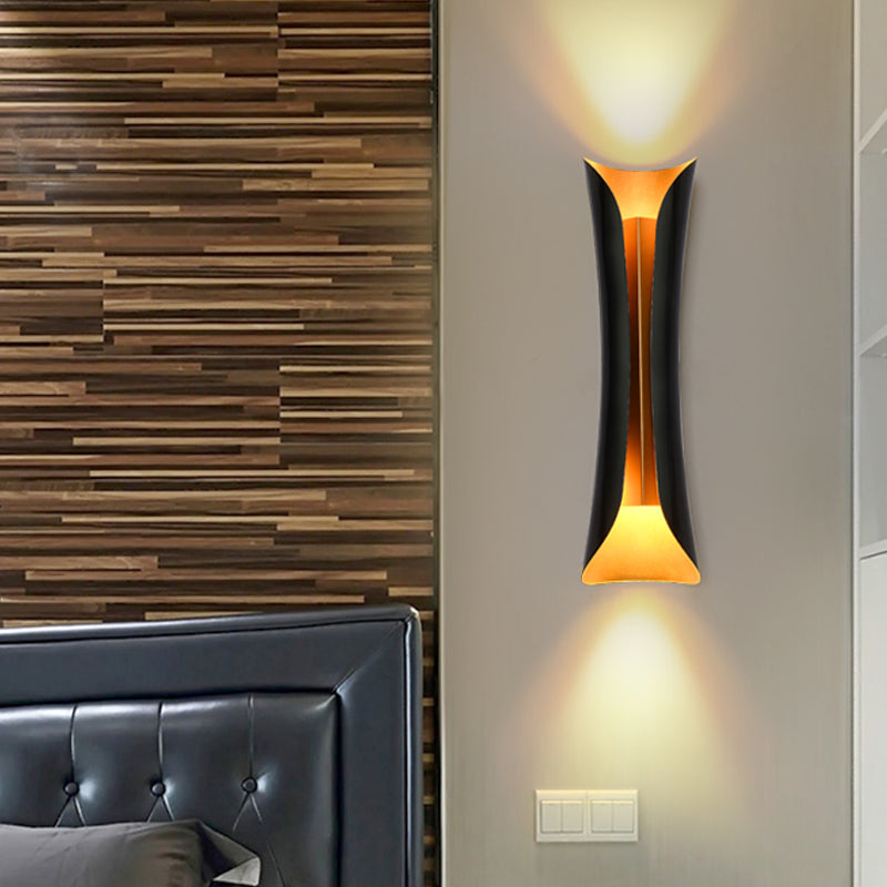 Modern Curl Wall Sconce | Black Metal Indoor Wall Light