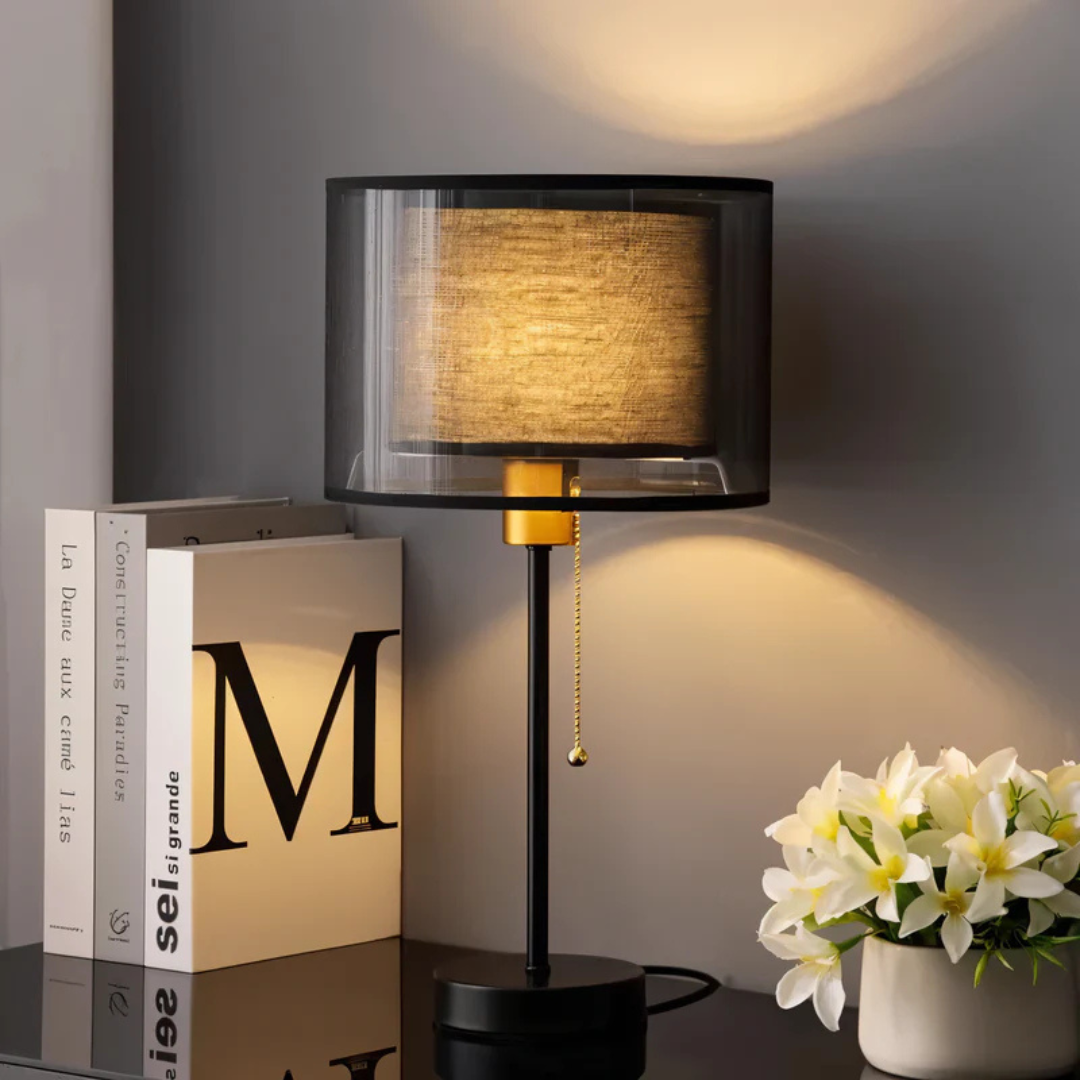 Lampada da tavolo Lumis con doppio paralume in tessuto | Design vintage moderno