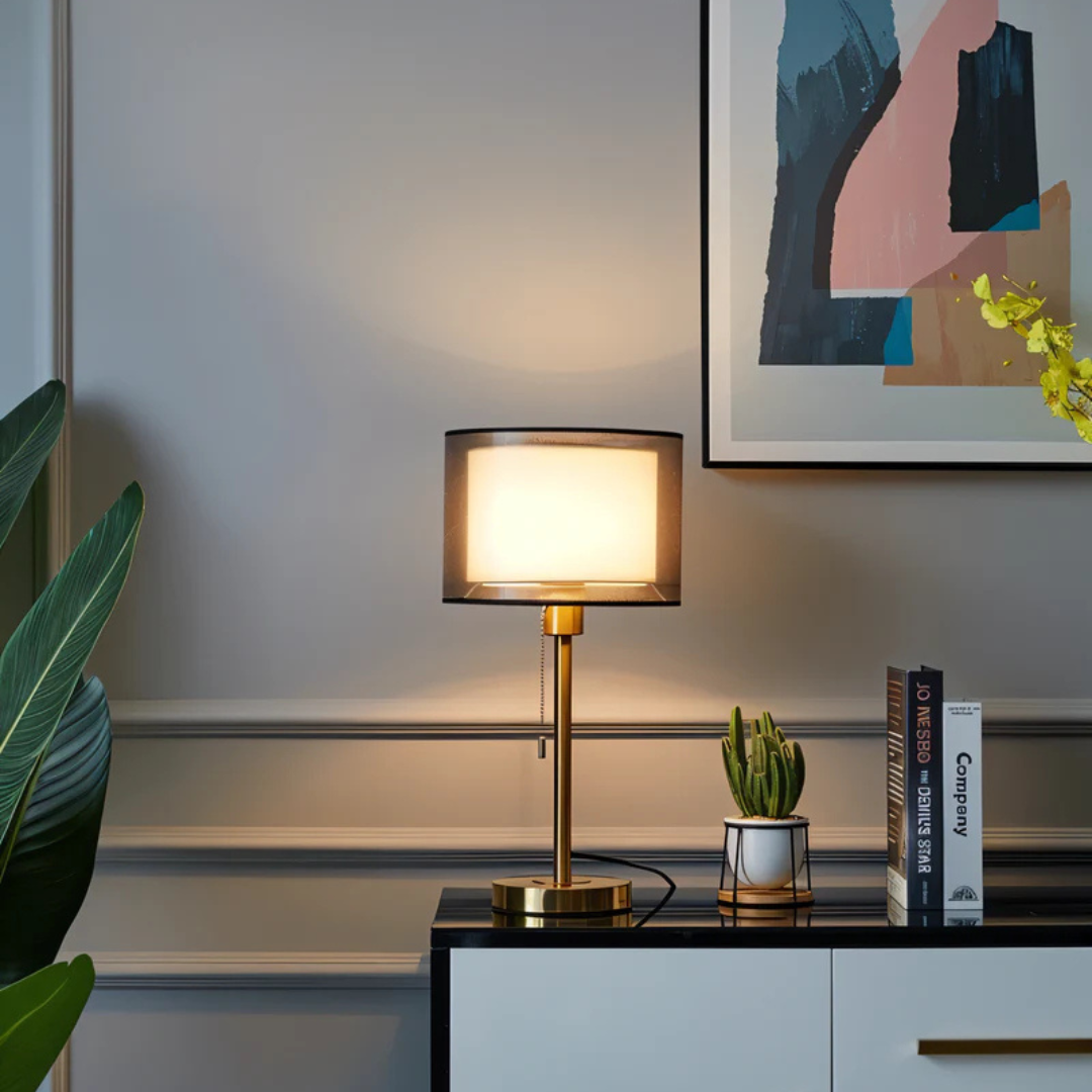 Lampada da tavolo Lumis con doppio paralume in tessuto | Design vintage moderno