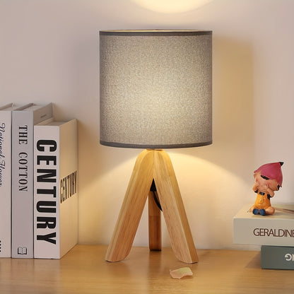 Nordische Holz-Dreibein-Tischlampe | Stoffschirm
