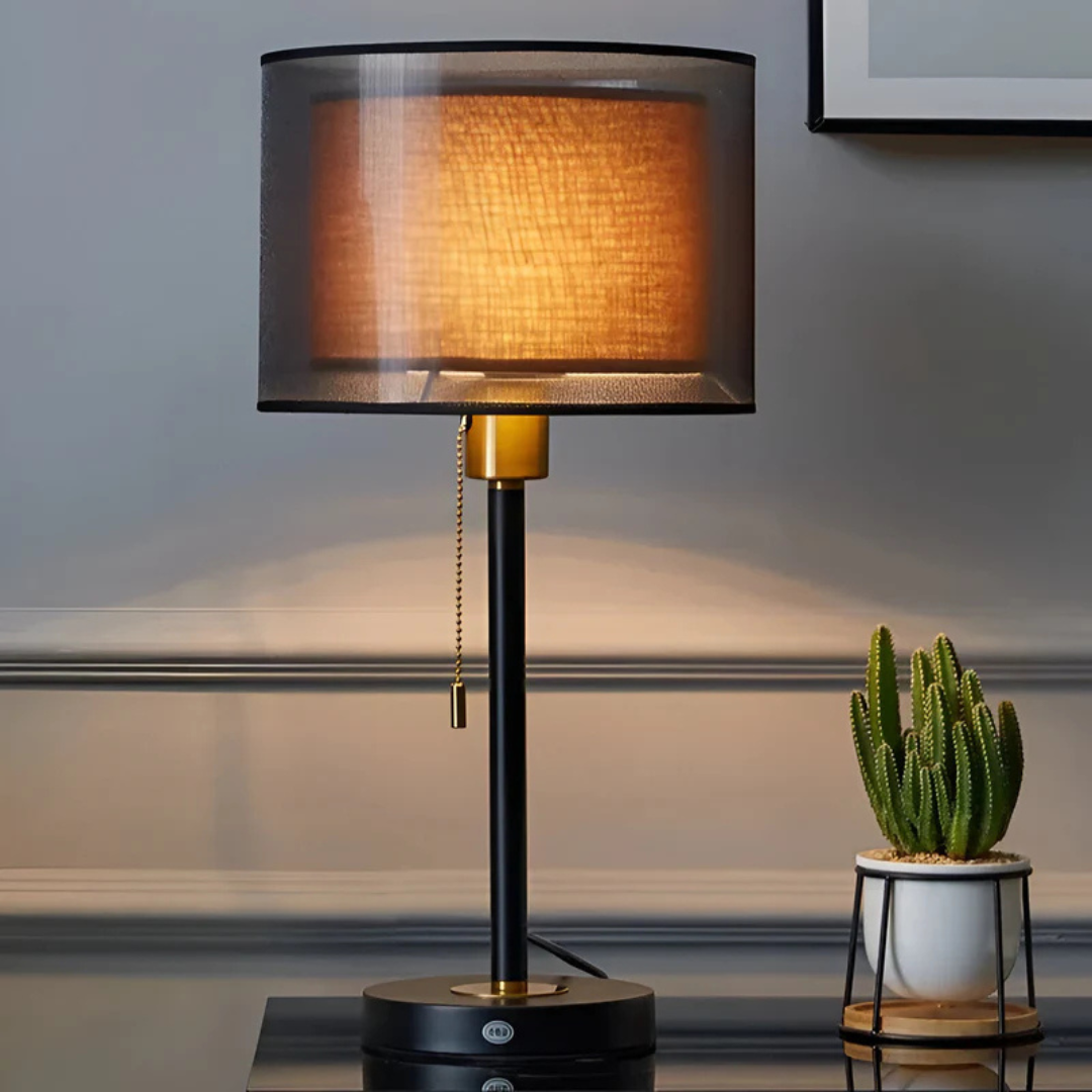 Lampada da tavolo Lumis con doppio paralume in tessuto | Design vintage moderno