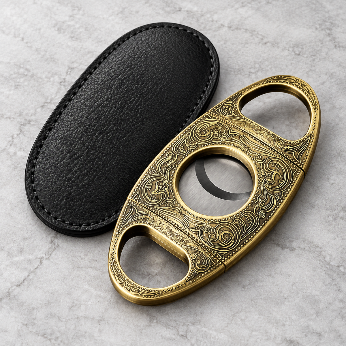 Zigarrenschneidertasche aus Antikbronze mit graviertem Design