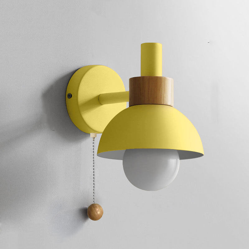 Lampada da parete con accento in legno nordico | Luce minimalista con interruttore a tirante