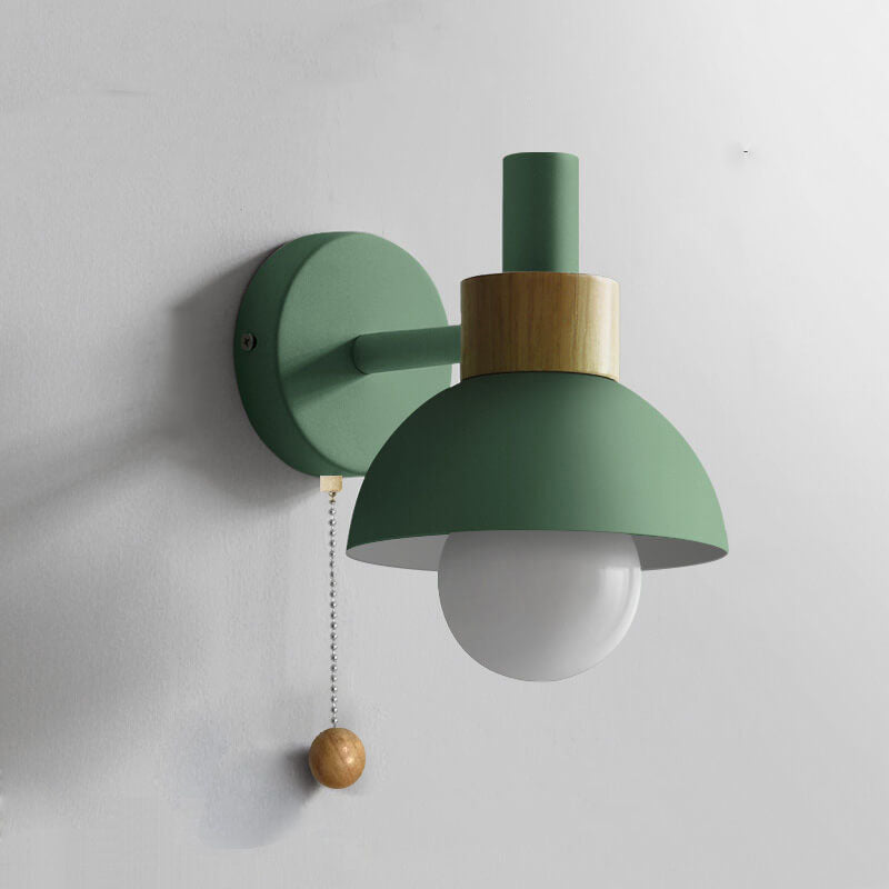 Lampada da parete con accento in legno nordico | Luce minimalista con interruttore a tirante