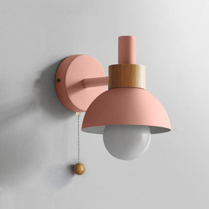 Lampada da parete con accento in legno nordico | Luce minimalista con interruttore a tirante
