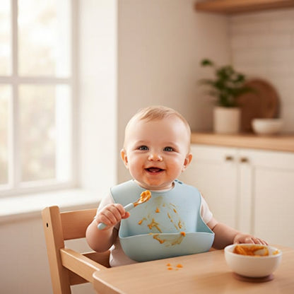 Babero para bebé de silicona ajustable e impermeable para la alimentación