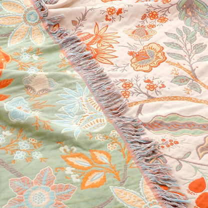 Plaid con motivo floreale bohemien e frange