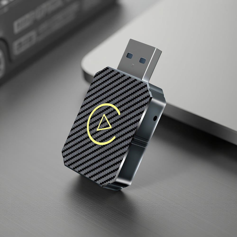 Adaptor auto wireless USB pentru integrarea smartphone-ului în vehicul
