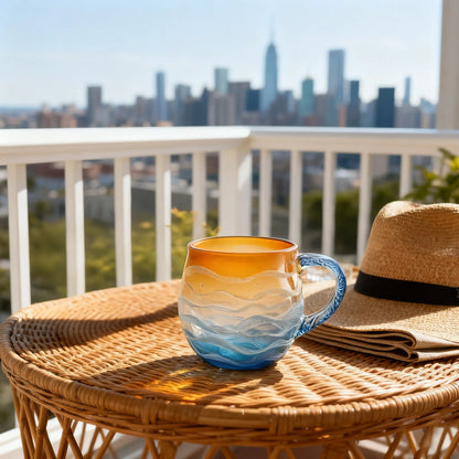 Taza de decoración costera soplada a mano con textura de vidrio marino