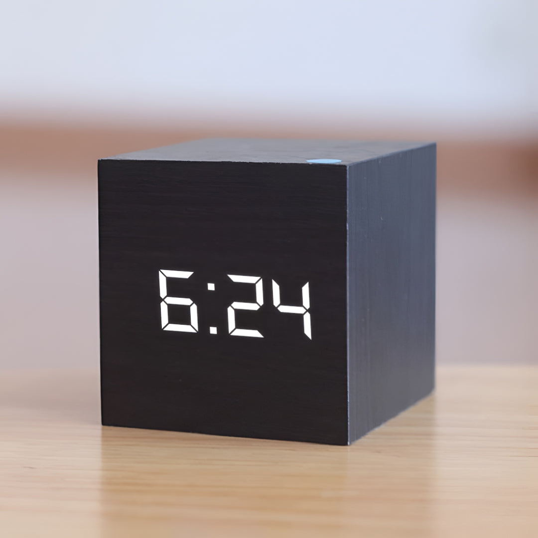 Digitaler Wecker mit LED-Anzeige, Schreibtischtemperatur und Timer