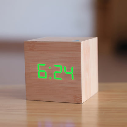 Digitaler Wecker mit LED-Anzeige, Schreibtischtemperatur und Timer