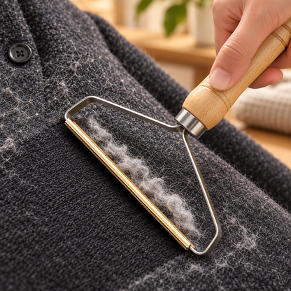 Cepillo quitapelusas ecológico portátil de madera para ropa