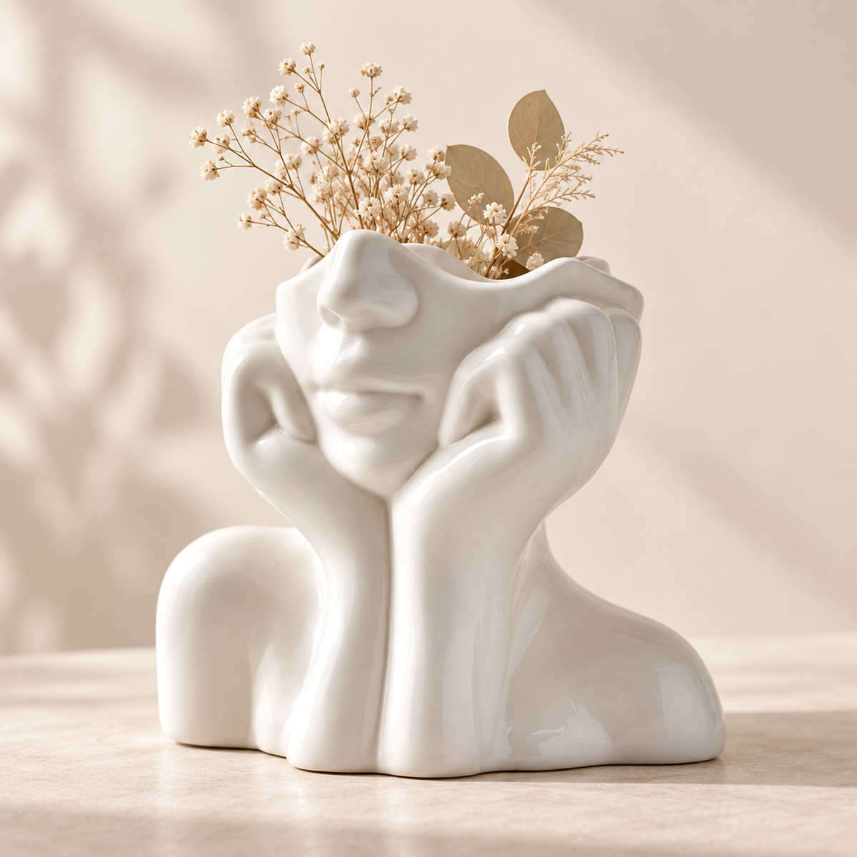 Vaso decorativo artigianale con volto unico, decorazione scolpita