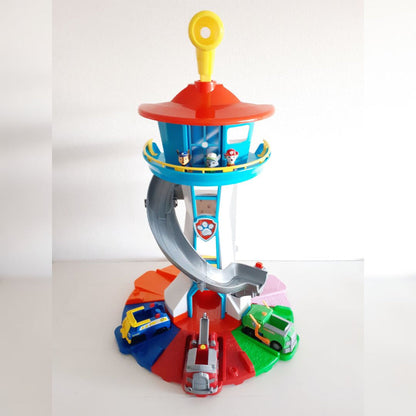 Set di gioco per bambini con scivolo, torre e macchinine, attività per interni
