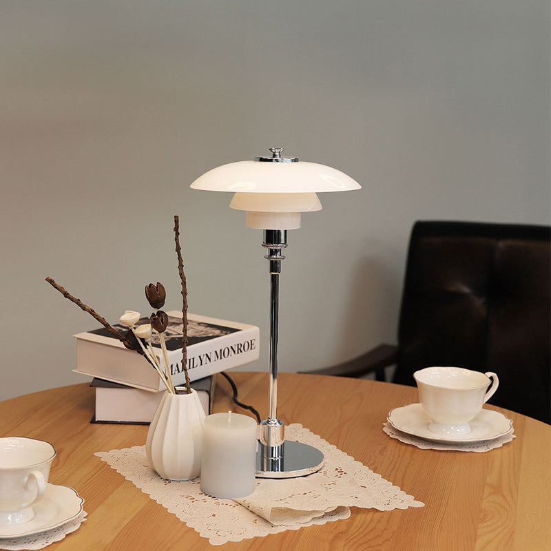 Danish Design Bordlampe | Skandinavisk Elegance