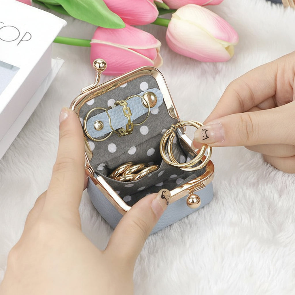 Mini joyero organizador de cuero genuino con cierre dorado para viaje