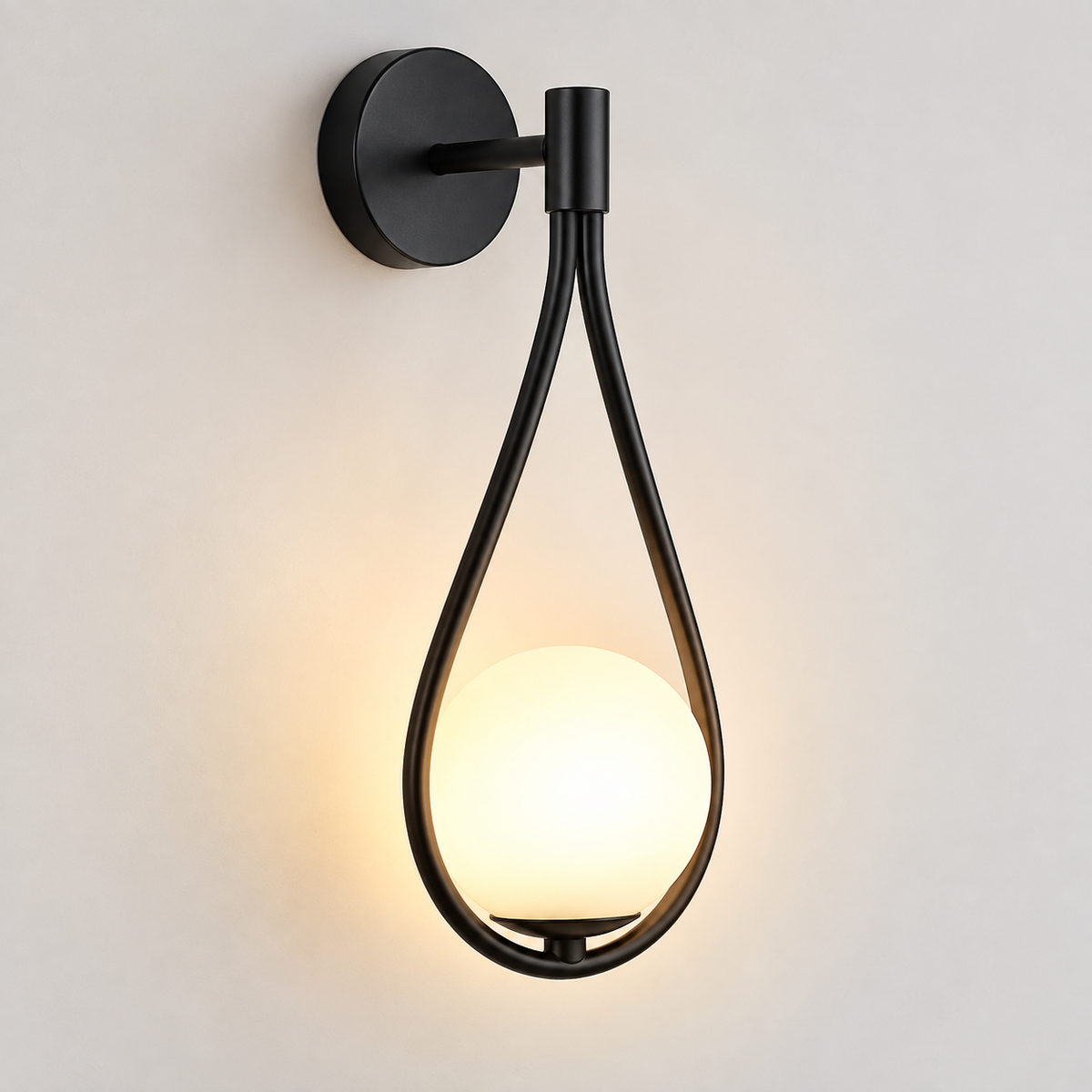 Minimalistisk accentvæglampe med varmt, stemningsfuldt lys og moderne design