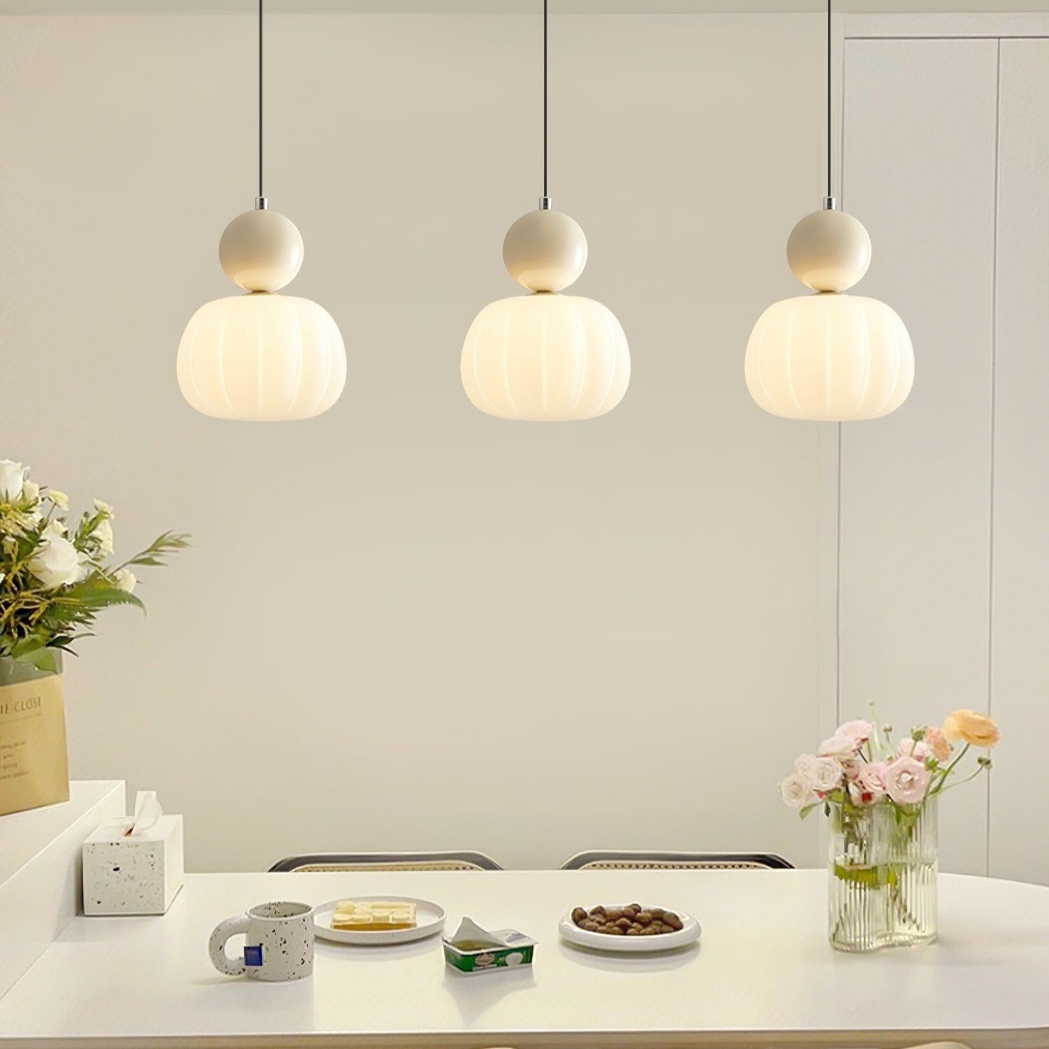 Yedra Pendant Lamp | Organic Round Acrylic Design