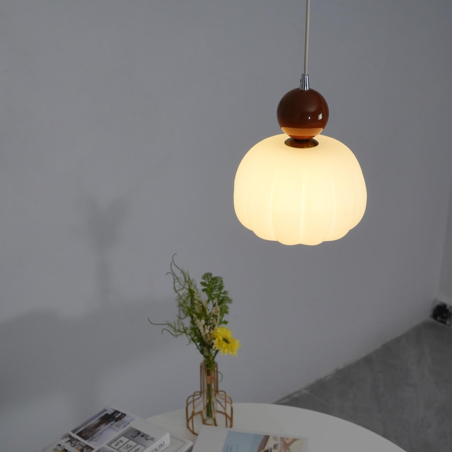 Yedra Pendelleuchte | Organisches rundes Acryl-Design
