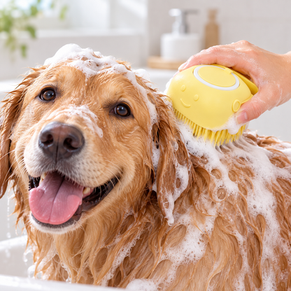 Komfortabel kæledyrsbørste med shampoo-dispenser