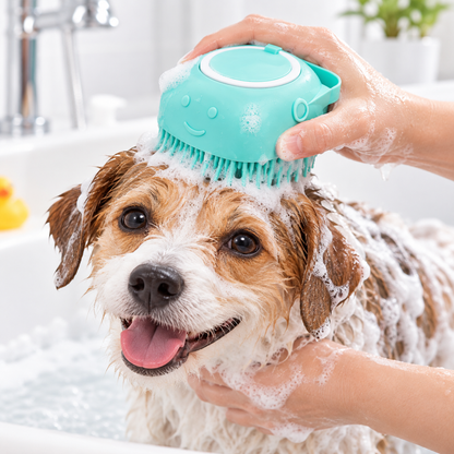 Komfortabel kæledyrsbørste med shampoo-dispenser