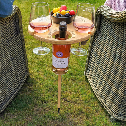 Soporte para vino de mesa de picnic con pincho para exterior y superficie para aperitivos
