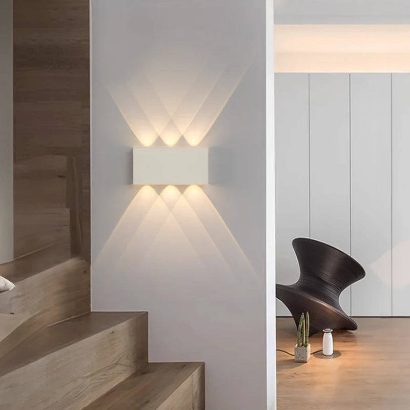 LumiBlock Genopladelig Væglampe | Minimalistisk Træstrukturdesign