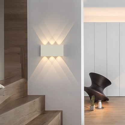 LumiBlock Genopladelig Væglampe | Minimalistisk Træstrukturdesign