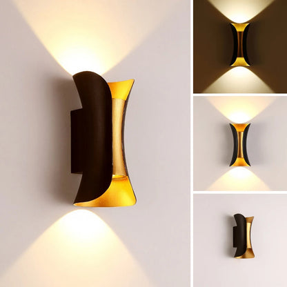 Moderne sort og guld væglampe | Vandtæt LED op- og nedadrettet lampe