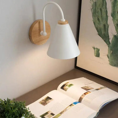 Nordic Beam | Skandinavische Wandlampe aus Holz und Eisen