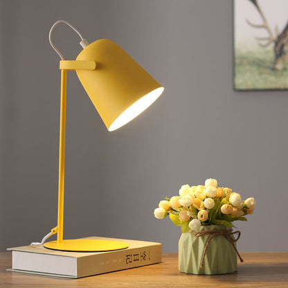 Nordisk Metal LED Bordlampe | Minimalistisk Læse- og Studielampe