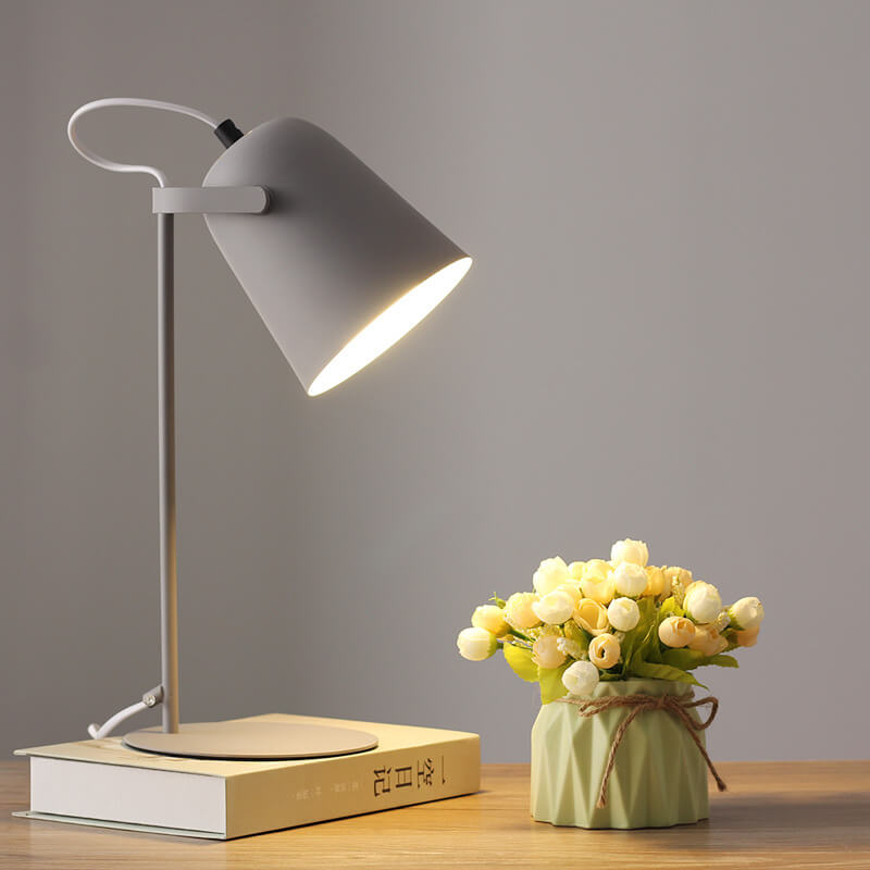 Nordisk Metal LED Bordlampe | Minimalistisk Læse- og Studielampe