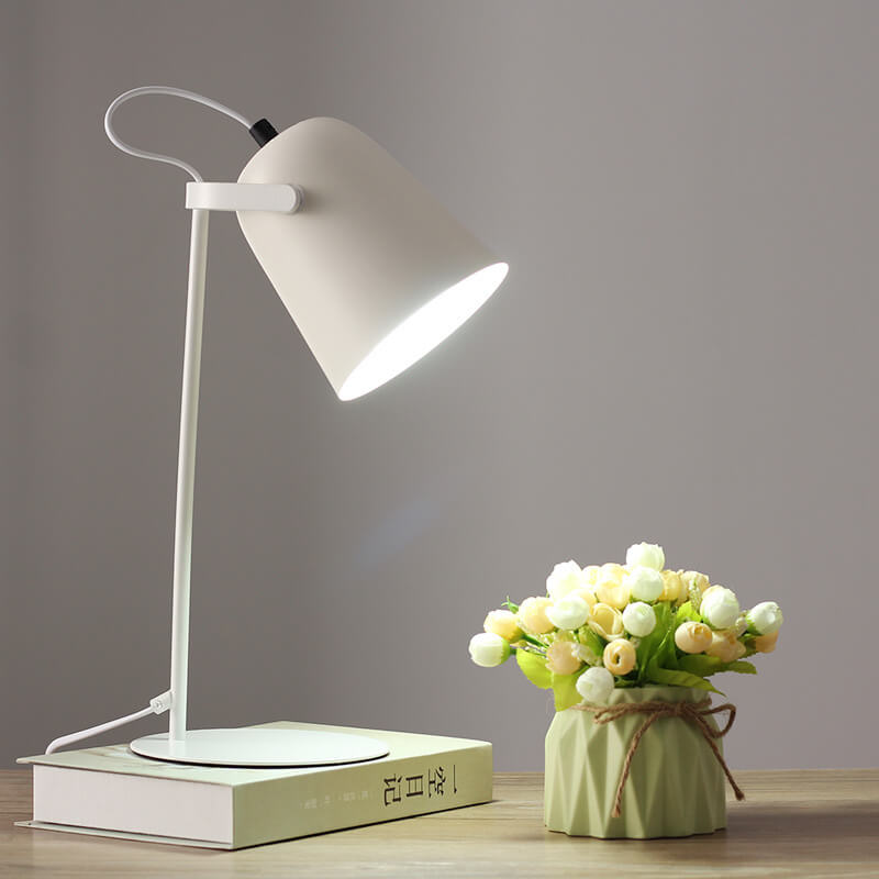 Nordisk Metal LED Bordlampe | Minimalistisk Læse- og Studielampe