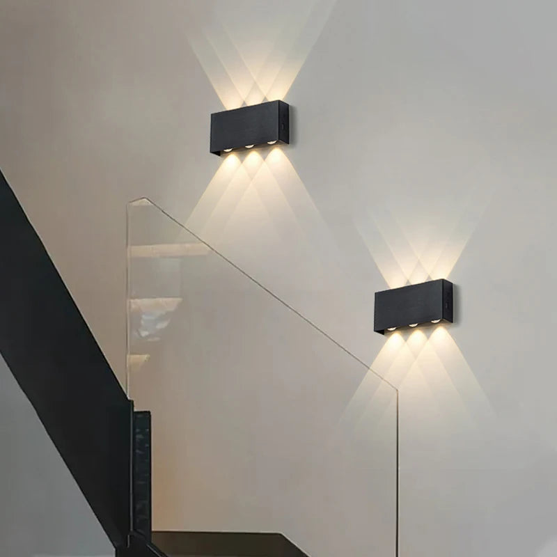 LumiBlock Genopladelig Væglampe | Minimalistisk Træstrukturdesign