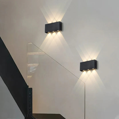 LumiBlock Genopladelig Væglampe | Minimalistisk Træstrukturdesign