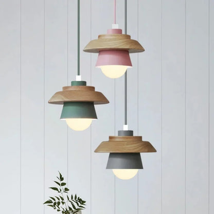Nordisk træpendel | Farverigt macaron-design