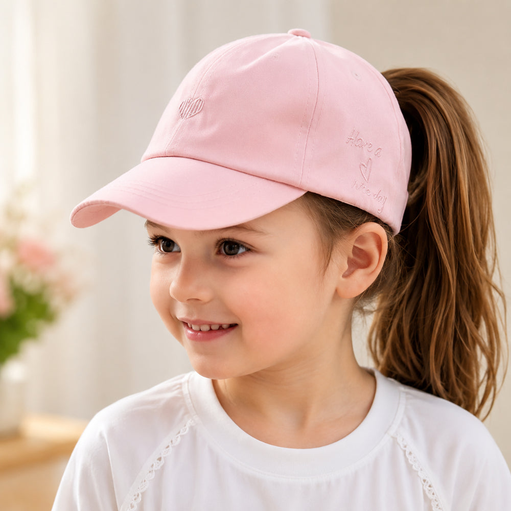 Cappellino estivo per bambini con protezione solare e apertura per coda di cavallo