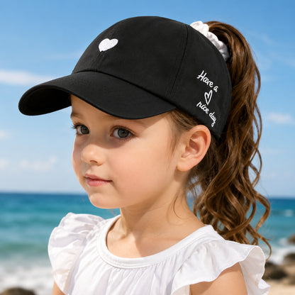 Cappellino estivo per bambini con protezione solare e apertura per coda di cavallo