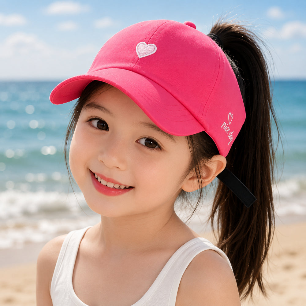 Cappellino estivo per bambini con protezione solare e apertura per coda di cavallo