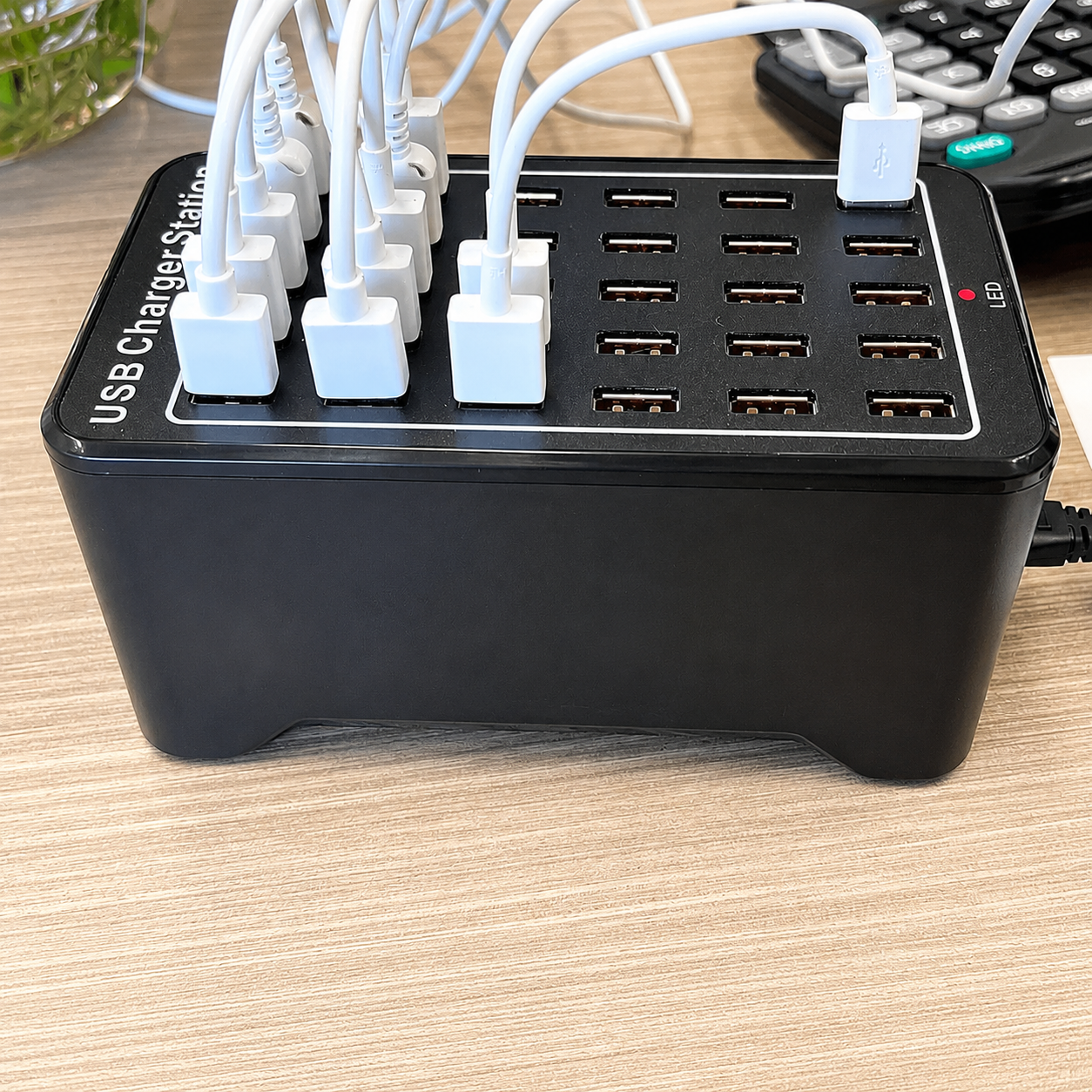 Estación de carga USB con 30 puertos para múltiples dispositivos