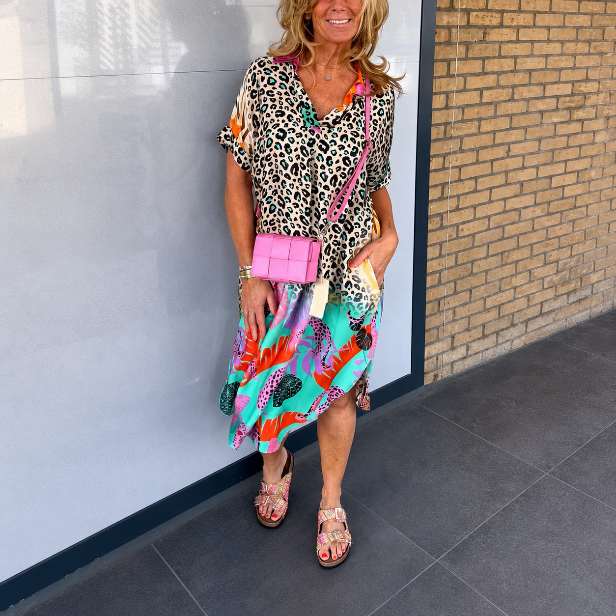 Damen Sommerkleid mit Leopardenmuster und V-Ausschnitt | Strandkleid