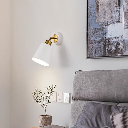 Aplica de Perete din Metal Modern | Lampă Reglabilă pentru Dormitor și Cameră de Zi