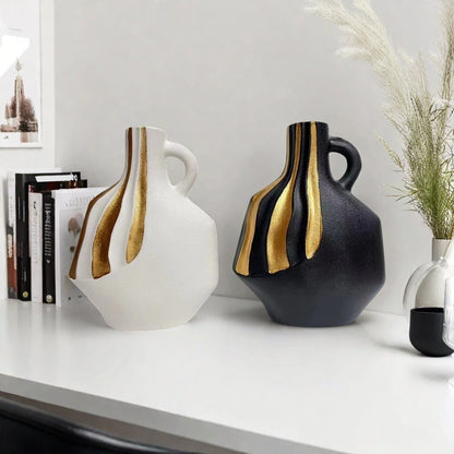 Vază Ceramică Modernă | Neagră și Albă cu Accente Aurii – Decorațiune de Lux pentru Masă și Semineu